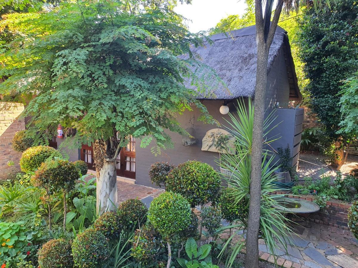 Waterhouse Guest Lodge In Waterkloof Pretoria Exterior photo